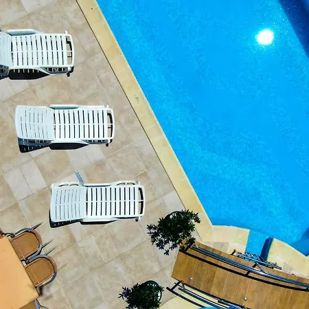 Nassi Hotel 3*